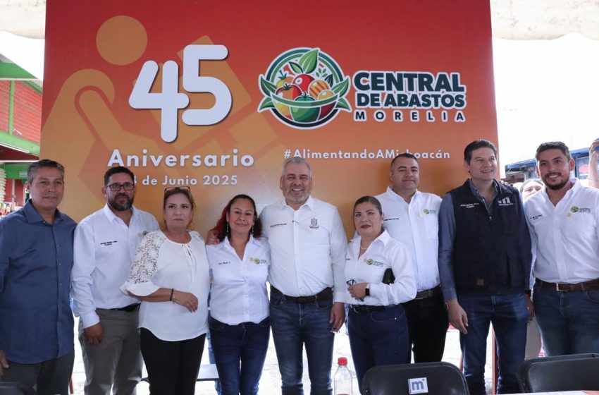 Reconoce Bedolla al Mercado de Abastos por 45 años de ser un centro económico para Morelia