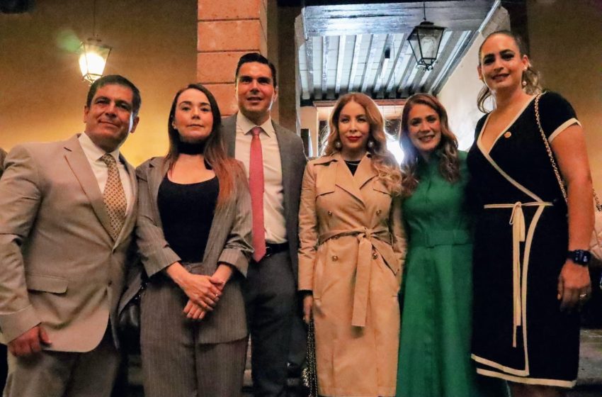 Colegio de Notarios de Michoacán, pilar fundamental del Estado de Derecho: Belinda Hurtado, tras entrega de condecoración