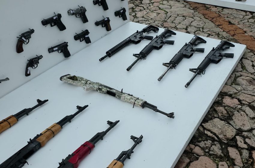 Destruyen más de 400 armas y miles de cartuchos en la XXI Zona Militar